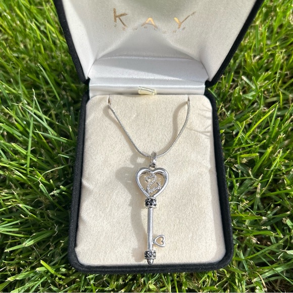 Kay Sterling Silver Diamond Key to my Heart Pendant Necklace EUC - Picture 1 of 7